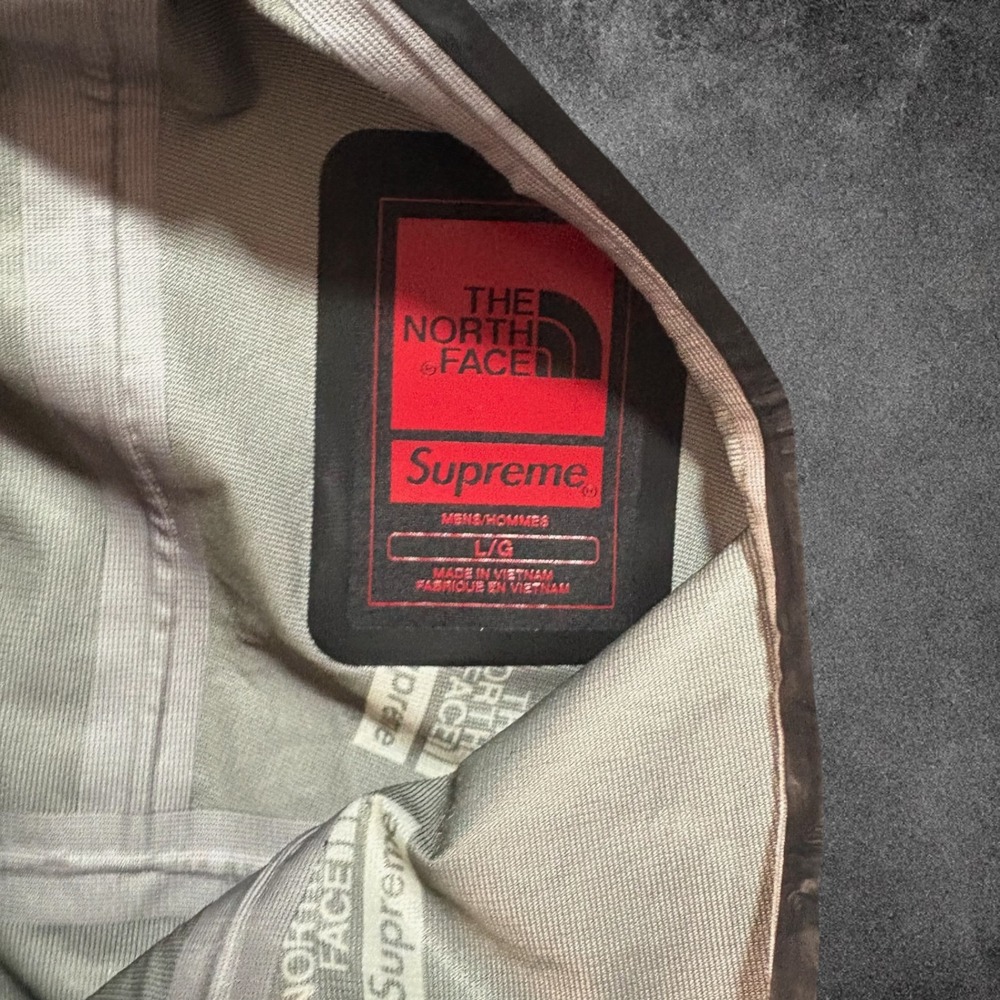 Supreme The North Face Split Taped Seam Shell Jacket Mens Large Black SS24 NWT - Picture 5 of 9